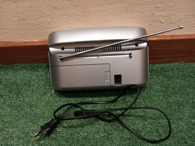 Radio Portátil Grundig Gris/Plata