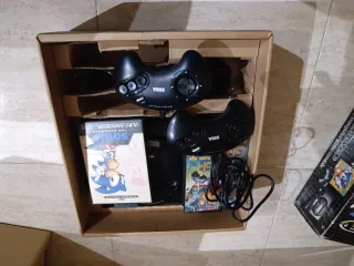 Console Sega Mega Drive + 2 Controller + 4 Giochi
