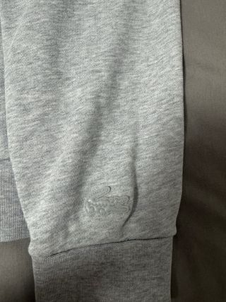 Sudadera Lacoste Gris con Cocodrilo Azul