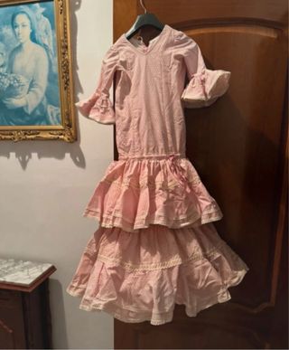 Traje de flamenca rosa volantes y lunares