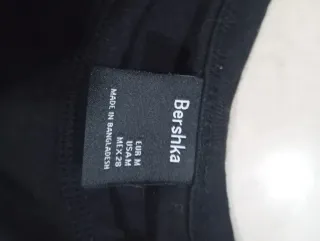 Camiseta negra con estampado de oso alado talla M