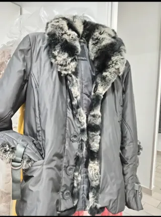 Cappotto Coconuda con collo in pelliccia