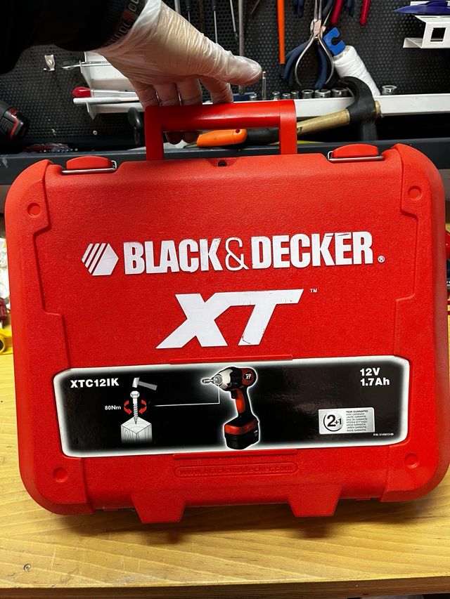 Atornillador eléctrico Black & Decker XTC12IK