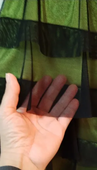 Vestido corto de fiesta verde y negro