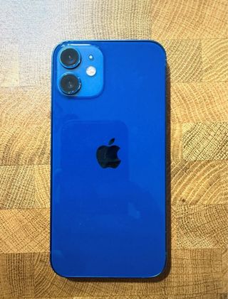 iPhone 12 100% batteria