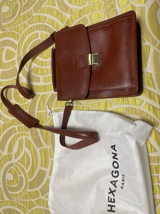 Bolso de piel marrón para hombre