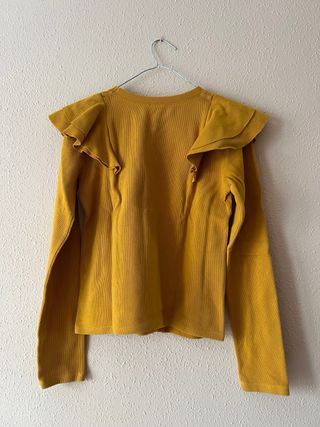 Jersey mostaza con volantes