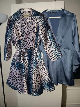 Gabardina 55€ y el vestidos lo regalo