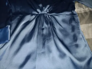 Gabardina 55€ y el vestidos lo regalo