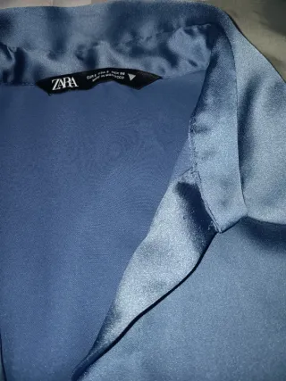 Gabardina 55€ y el vestidos lo regalo