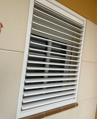 Ventana Mallorquina Blanca