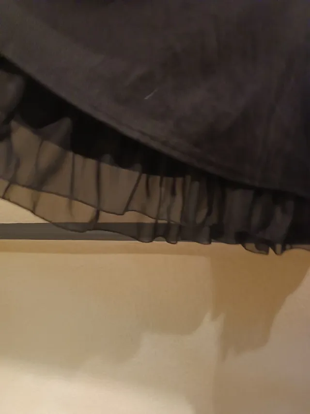 Camiseta asimétrica C.L. negra