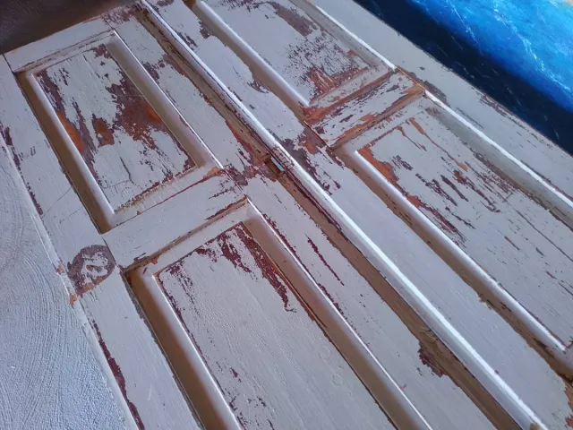 Mesa centro artesanal tallada madera y postigos