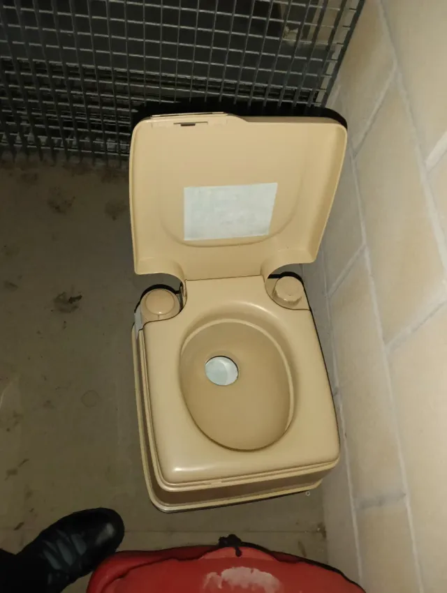 Porta Potti 235