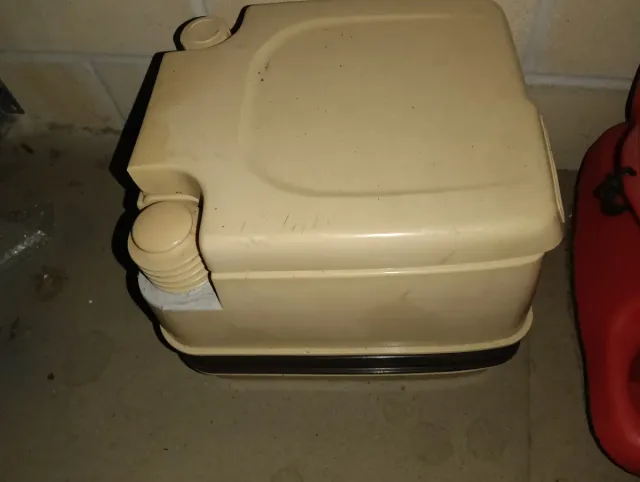 Porta Potti 235