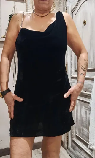 Vestido fiesta Zara terciopelo negro