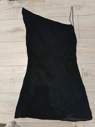 Vestido fiesta Zara terciopelo negro