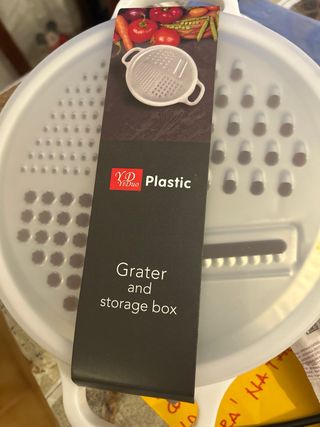 Grattugia YiDuo con contenitore