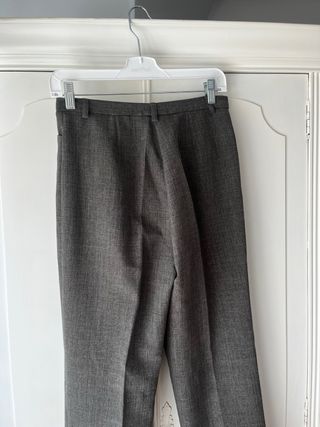 Pantalón de pinzas mujer gris