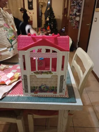 Casa barbi completa di accessori ben tenuta