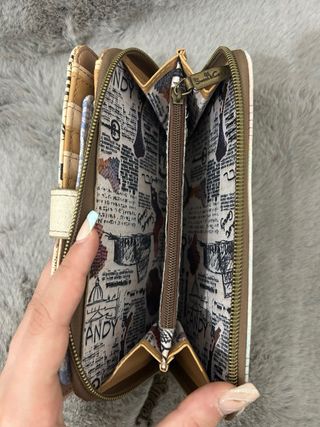 Cartera de mujer con diseño musical