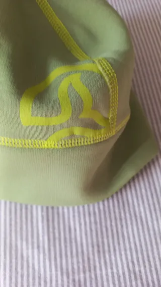 Gorro Ternua sin estrenar. Menos del 50%del precio