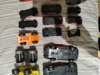 Lote coches a escala diferentes marcas