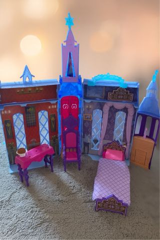 Castillo de Arendelle Frozen con Elsa