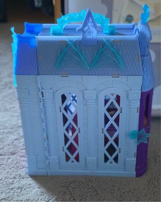 Castillo de Arendelle Frozen con Elsa