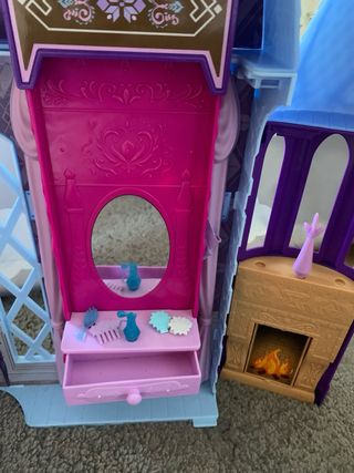 Castillo de Arendelle Frozen con Elsa