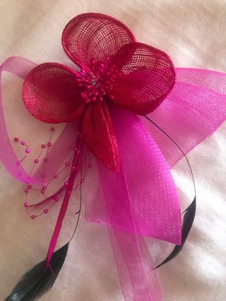 Tocado Fucsia Ceremonia con Plumas