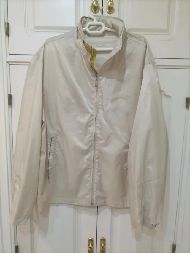 Chubasquero Emilio Tucci Beige con Gorro