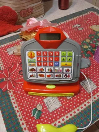 Cassa giocattolo con accessori