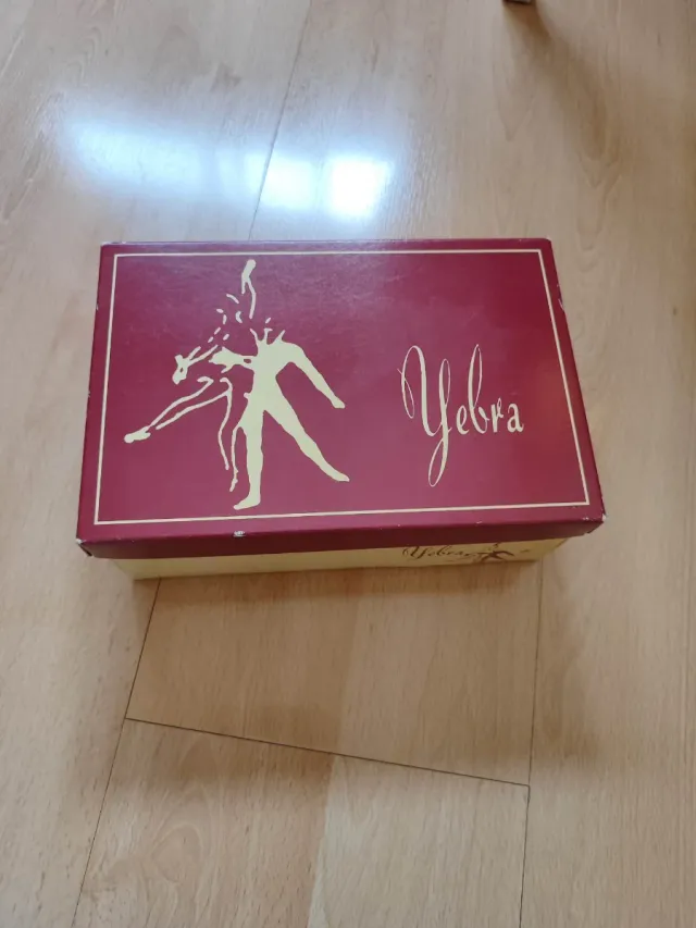 Tacones para pequeñas flamencas ( Yebra )