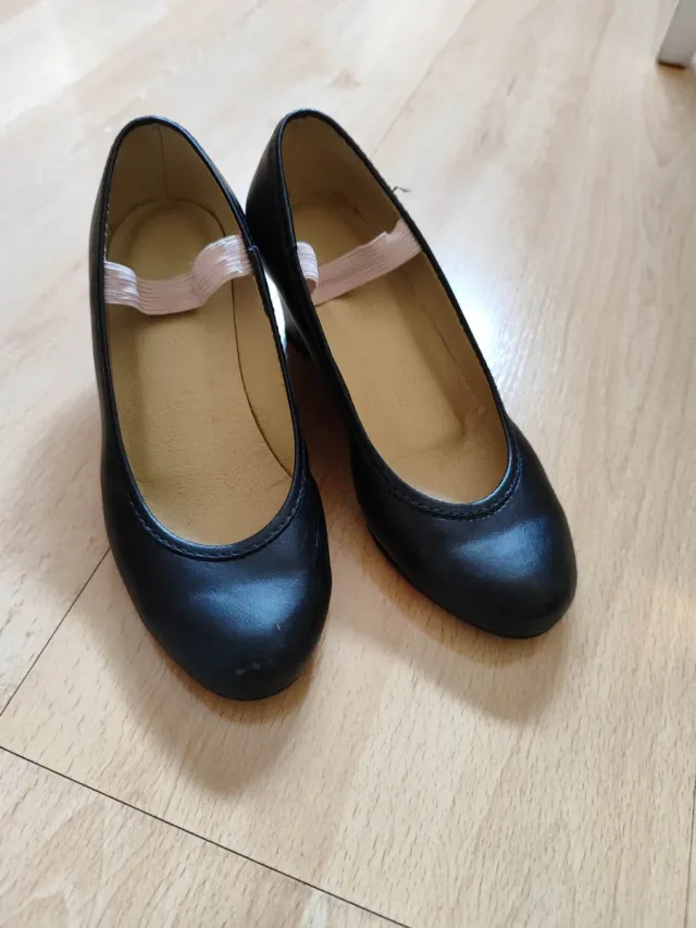 Tacones para pequeñas flamencas ( Yebra )