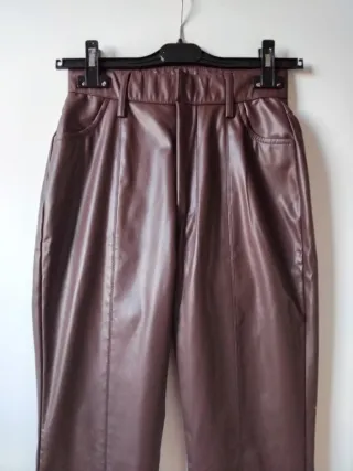 Pantaloni dritti in PU SHEIN marrone