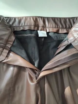 Pantaloni dritti in PU SHEIN marrone