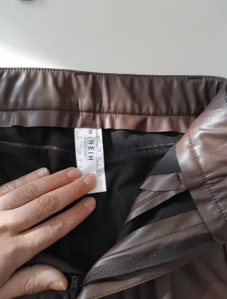 Pantaloni dritti in PU SHEIN marrone