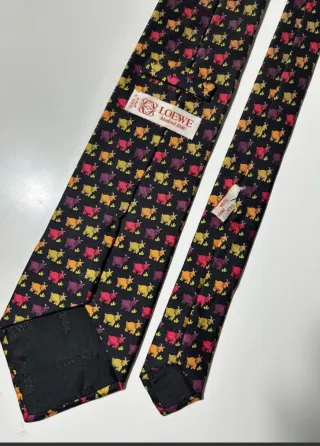 Corbata Loewe Vacas