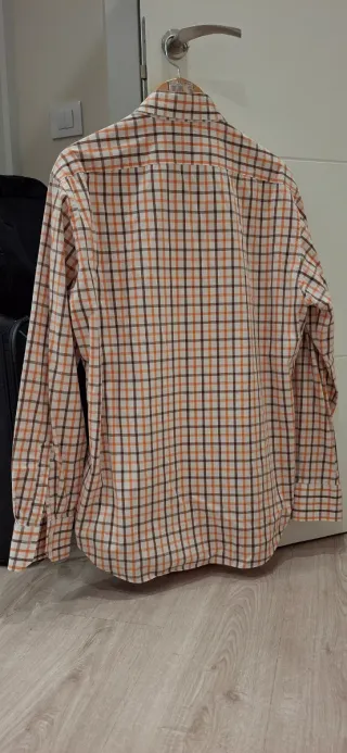 Camisa de vestir talla XXL.