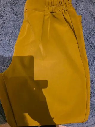 Pantalón de vestir verde-amarillo.talla grande