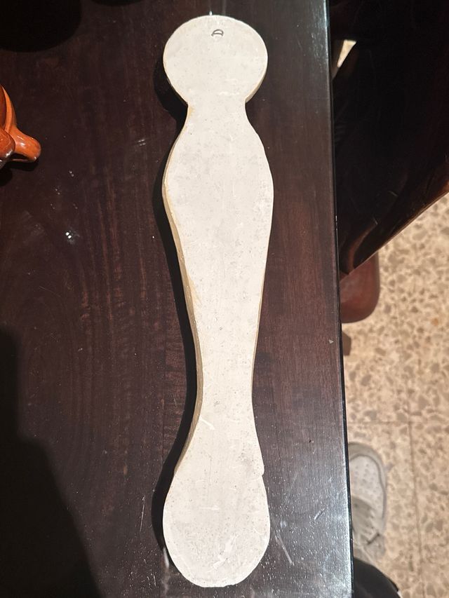 Virgen de yeso con halo