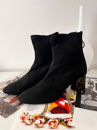 Botines negros tacón carey