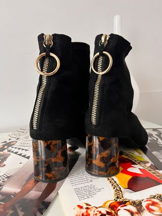 Botines negros tacón carey