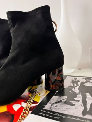 Botines negros tacón carey