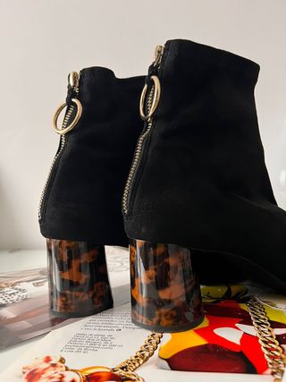 Botines negros tacón carey