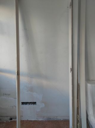 Puerta blanca interior diseño moderno