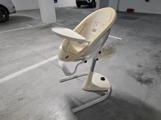 Trona para bebé color crema