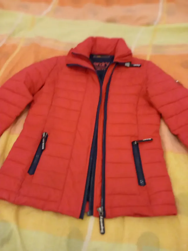 Abrigo Superdry Rojo
