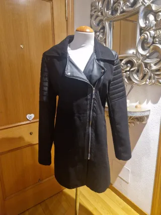 Abrigo de paño negro